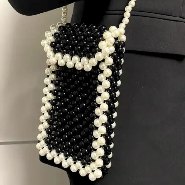 pearl mobile pouch